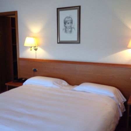 Hotel Palace Ровіго Екстер'єр фото